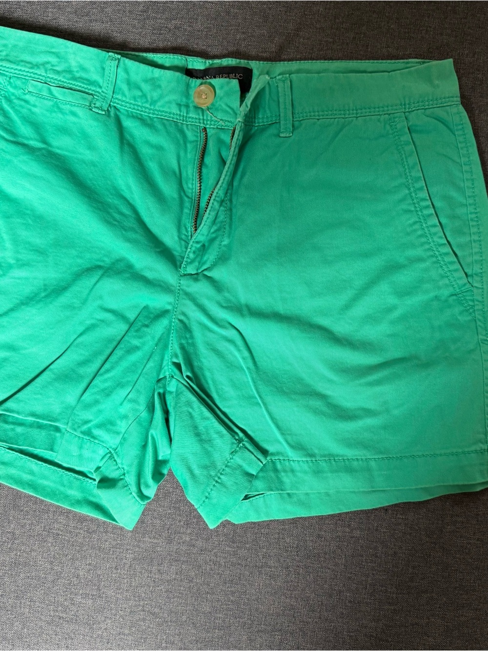 Womens Classic Flat-Front Shorts in Bright Teal